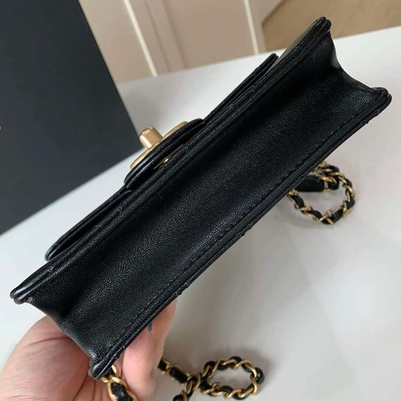 🎀 Chanel Flap Bag Vertical Acrylic Beads Clutch with Gold Chain - Picture 8 of 8